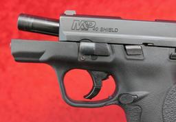 Smith & Wesson M&P 40 Shield Pistol