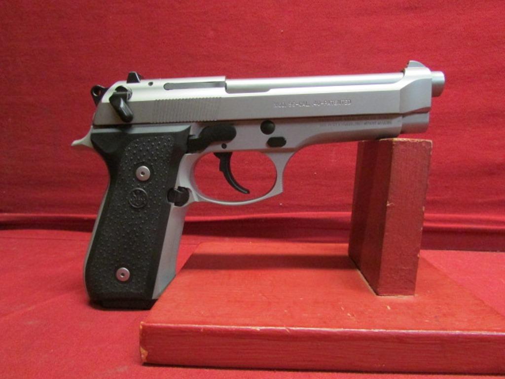 Beretta Model 96 .40cal Semi-Auto Pistol