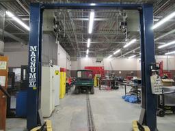 MAGNUM LIFT XL MODEL 10,000 LB