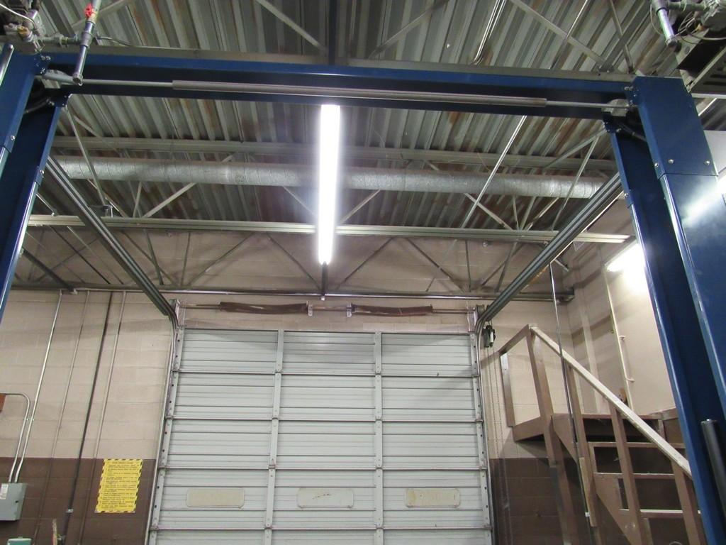 MAGNUM LIFT XL MODEL 10,000 LB