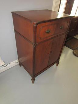 1950's GE radio phonograph in Duncan style cabinet