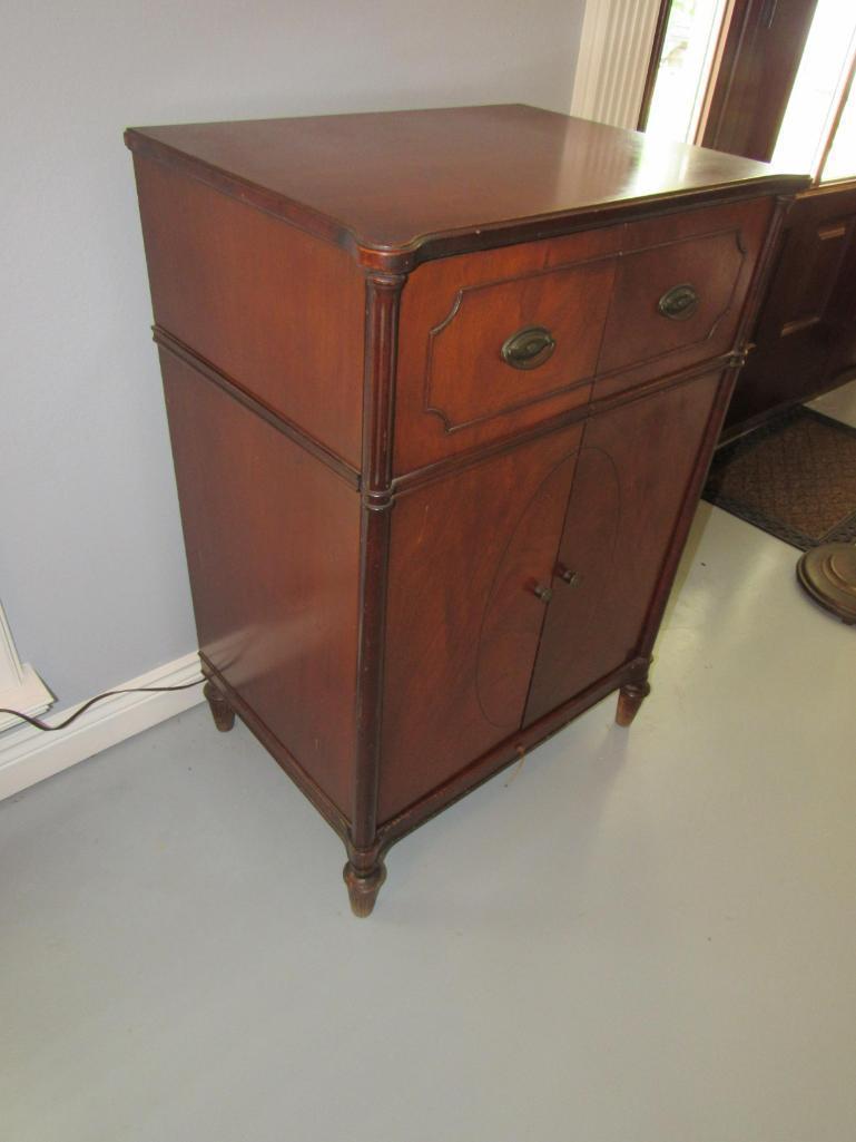 1950's GE radio phonograph in Duncan style cabinet