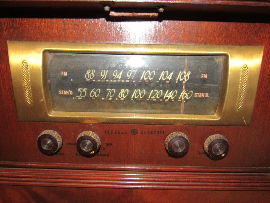 1950's GE radio phonograph in Duncan style cabinet