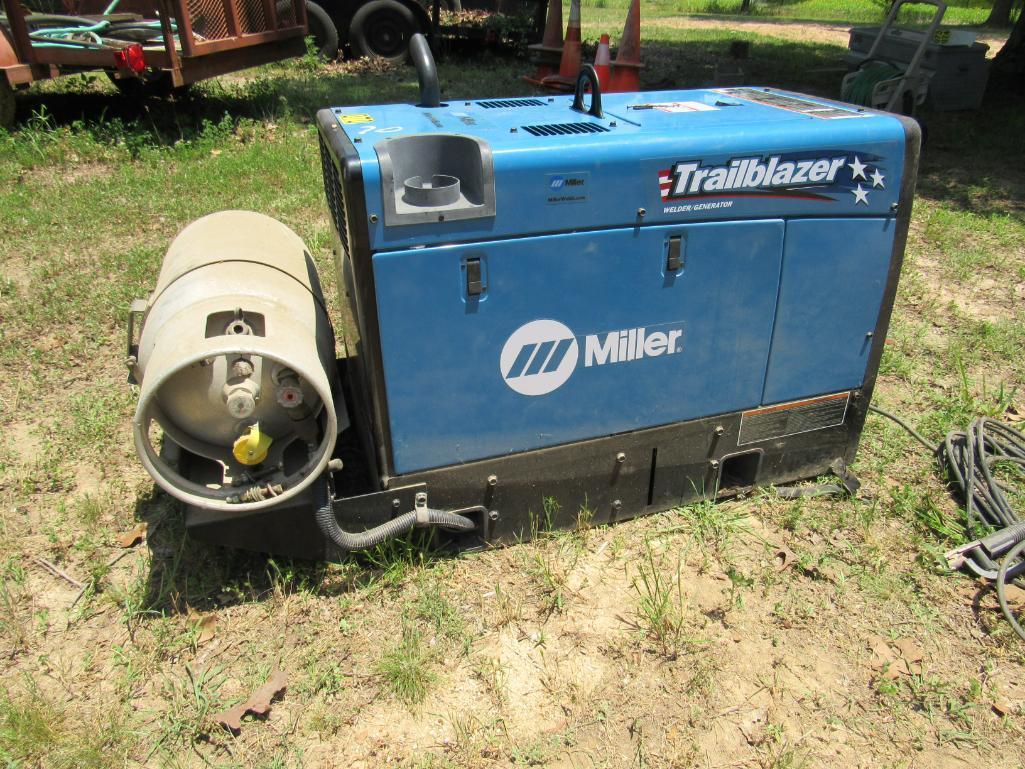 Miller Trailblazer 275 LPG Welder/Generator. SR# MC450167R - Showing 62 hours