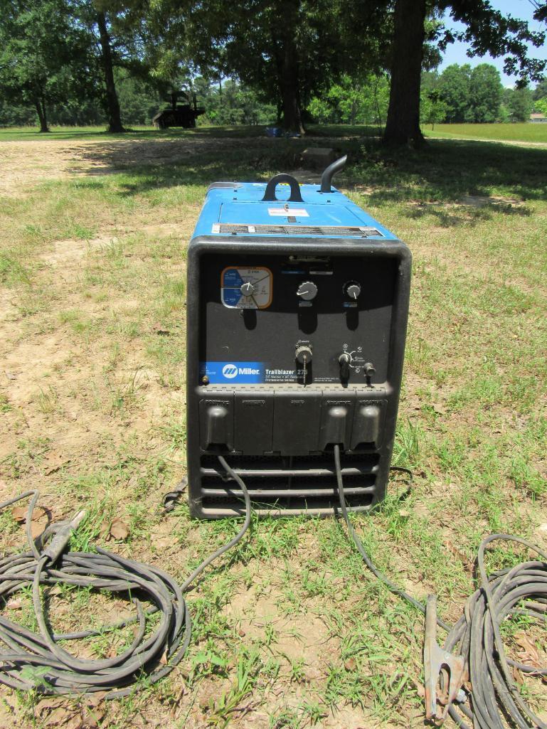 Miller Trailblazer 275 LPG Welder/Generator. SR# MC450167R - Showing 62 hours