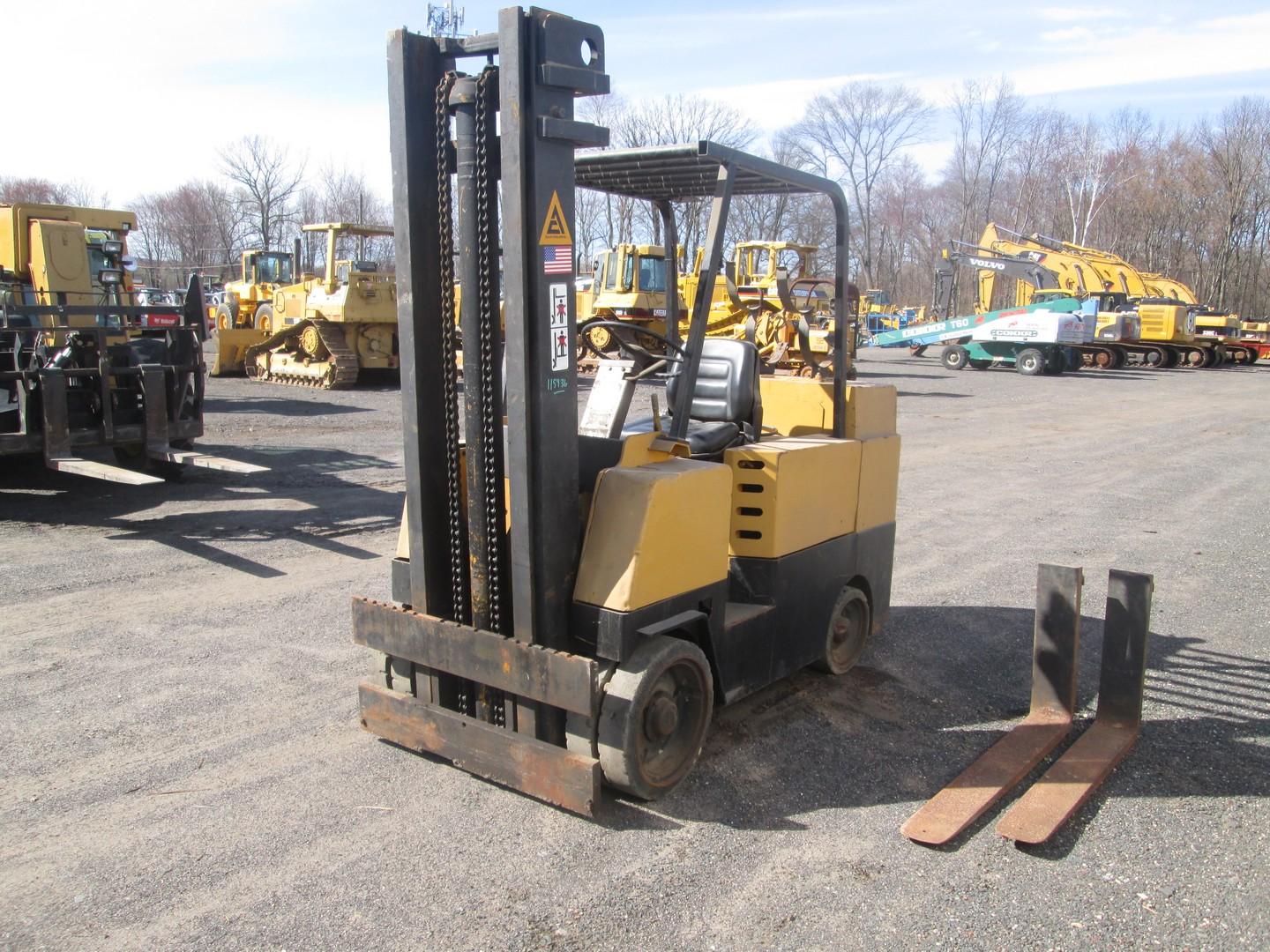 Allis Chalmers ACC 80LPS Forklift
