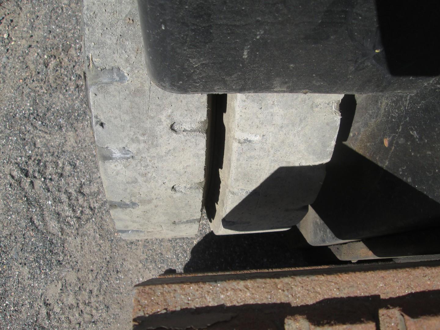 Allis Chalmers ACC 80LPS Forklift