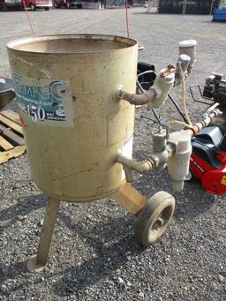 Clemco Model 2452 Sandblast Pot