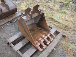 Kubota 24" Mini Excavator Bucket With Teeth