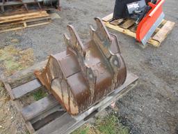 Kubota 24" Mini Excavator Bucket With Teeth