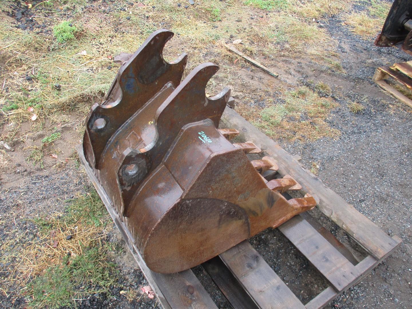 Kubota 24" Mini Excavator Bucket With Teeth
