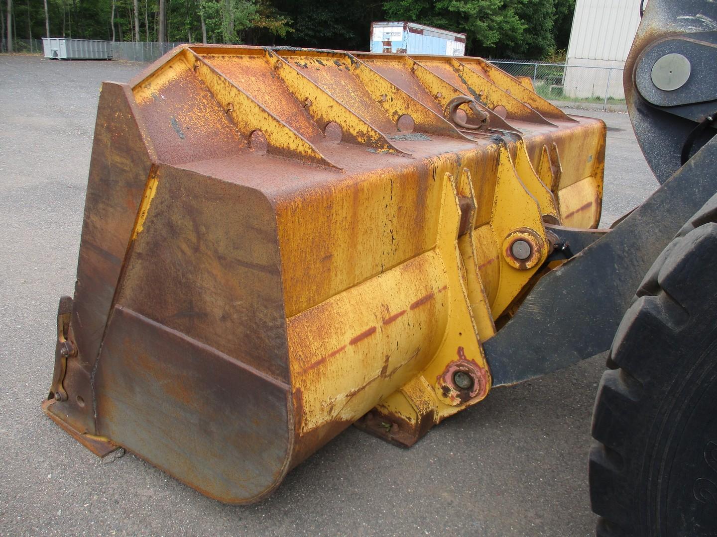 2005 John Deere 824J Rubber Tire Wheel Loader
