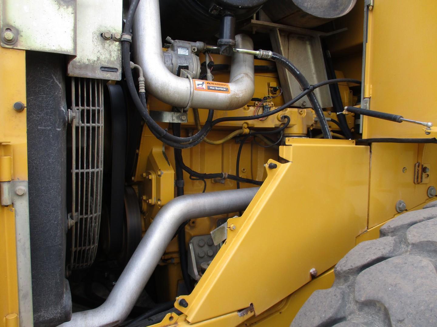 2005 John Deere 824J Rubber Tire Wheel Loader