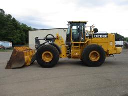 2005 John Deere 824J Rubber Tire Wheel Loader