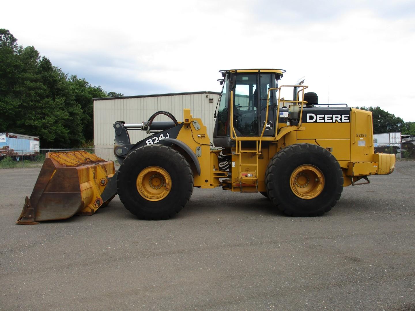 2005 John Deere 824J Rubber Tire Wheel Loader