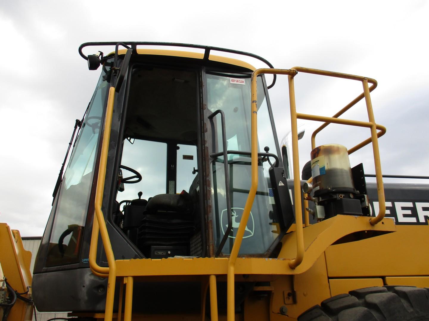 2005 John Deere 824J Rubber Tire Wheel Loader