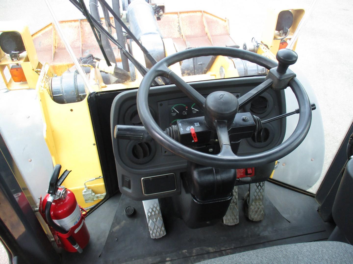 2005 John Deere 824J Rubber Tire Wheel Loader