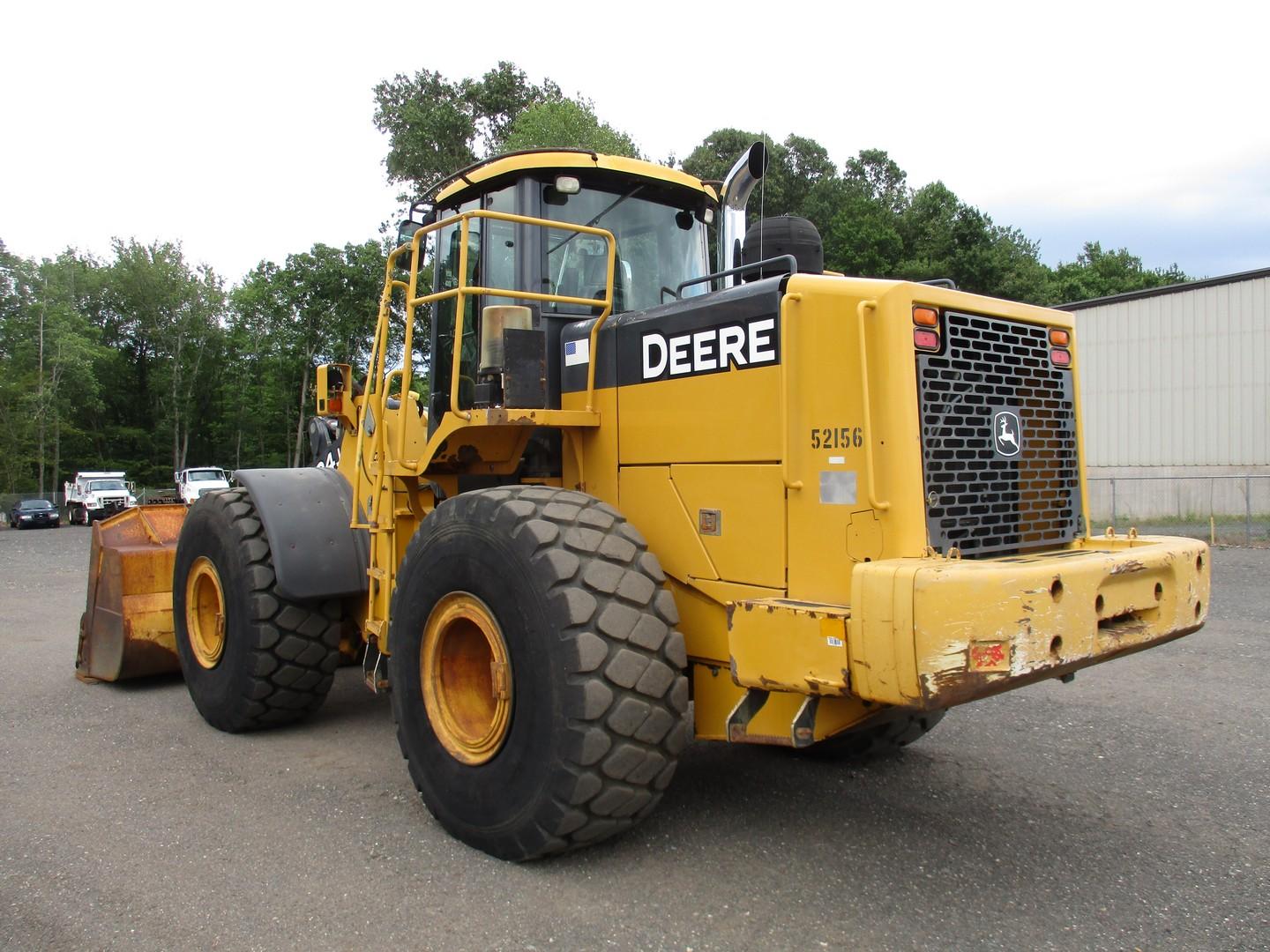 2005 John Deere 824J Rubber Tire Wheel Loader