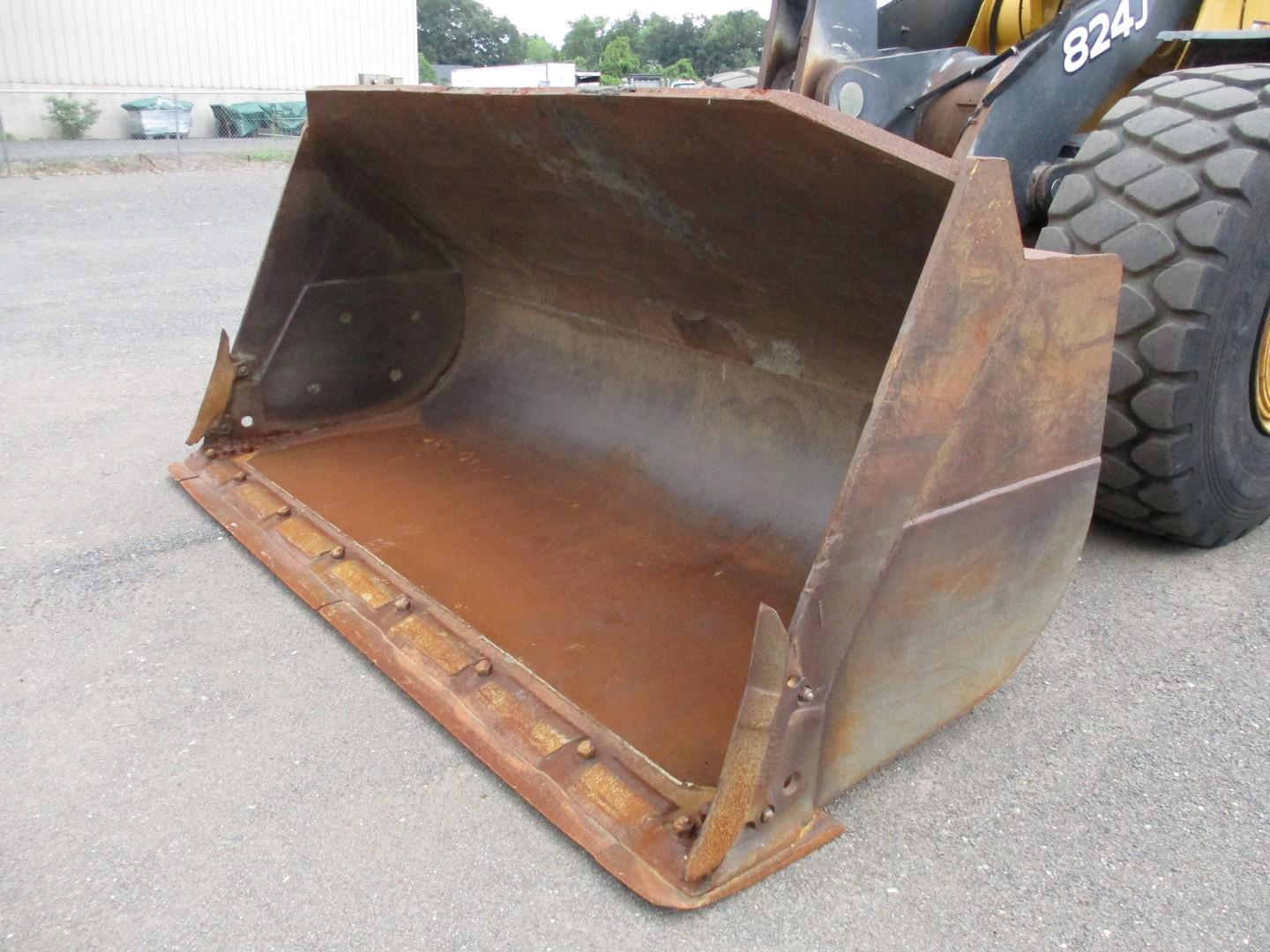 2005 John Deere 824J Rubber Tire Wheel Loader