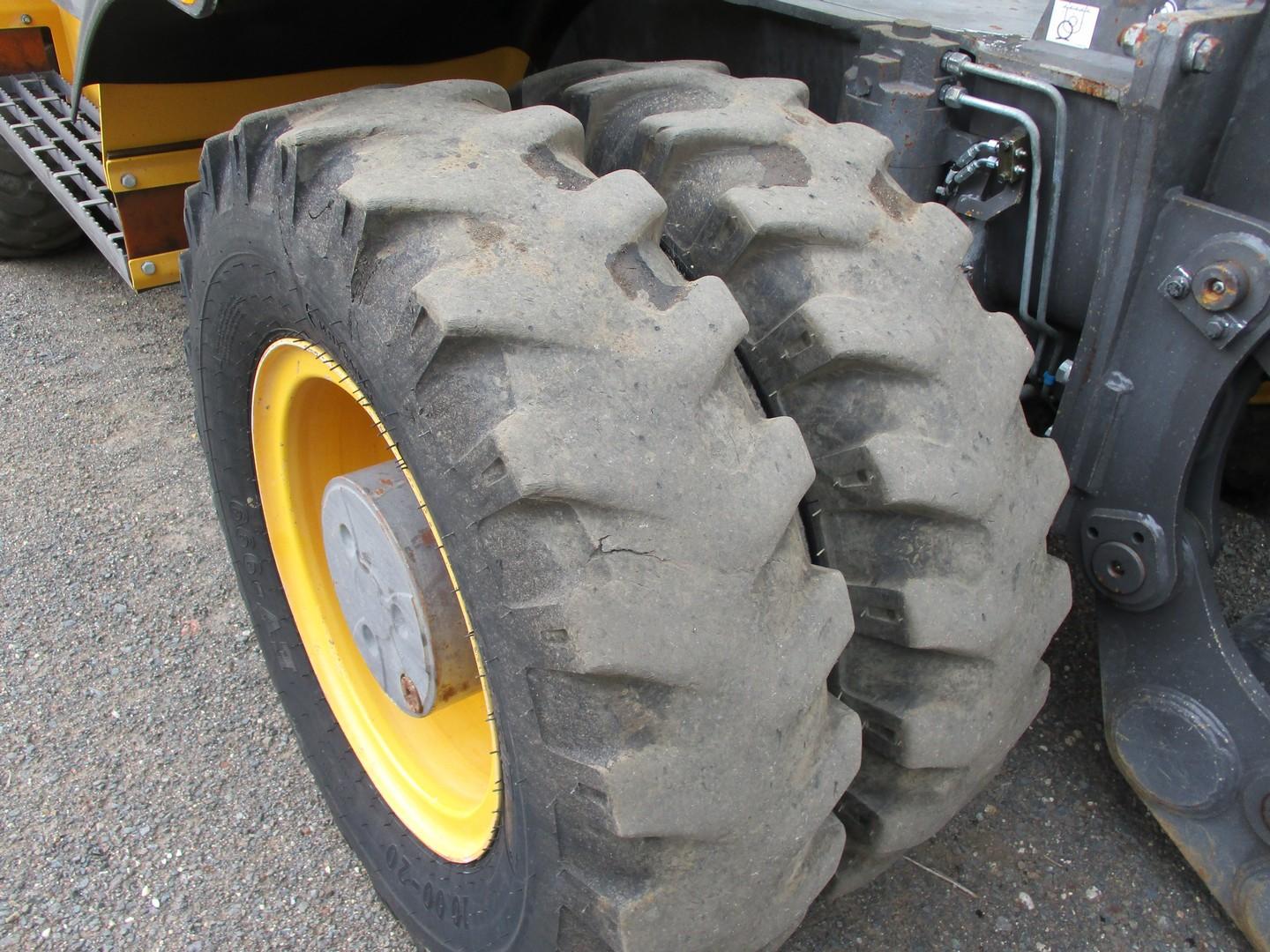 2011 Volvo EW180C Rubber Tire Excavator