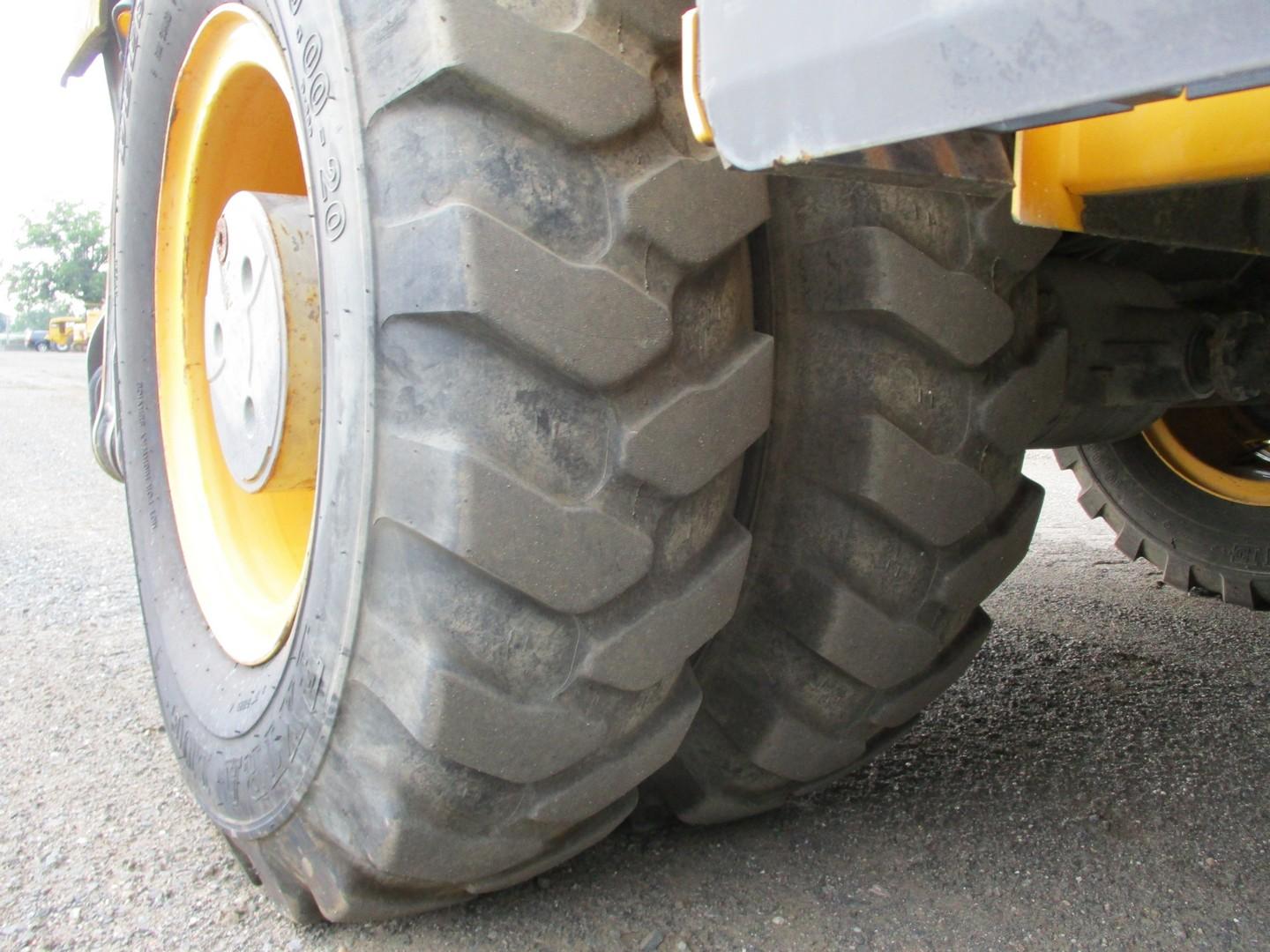 2011 Volvo EW180C Rubber Tire Excavator