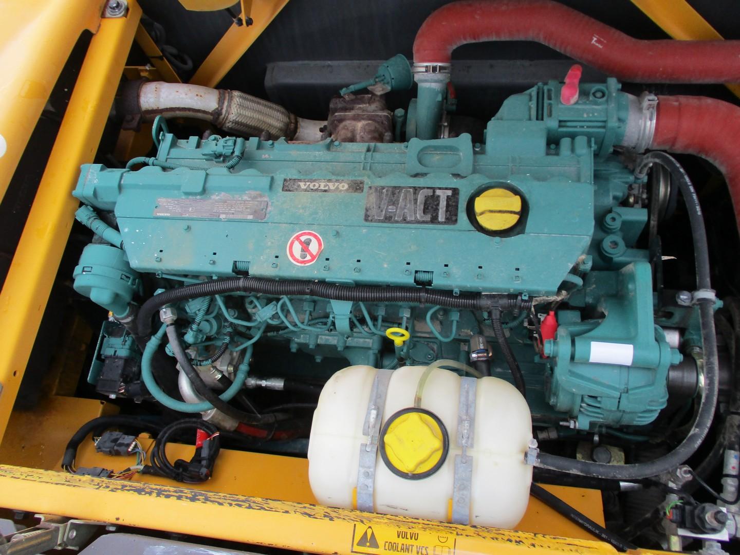 2011 Volvo EW180C Rubber Tire Excavator