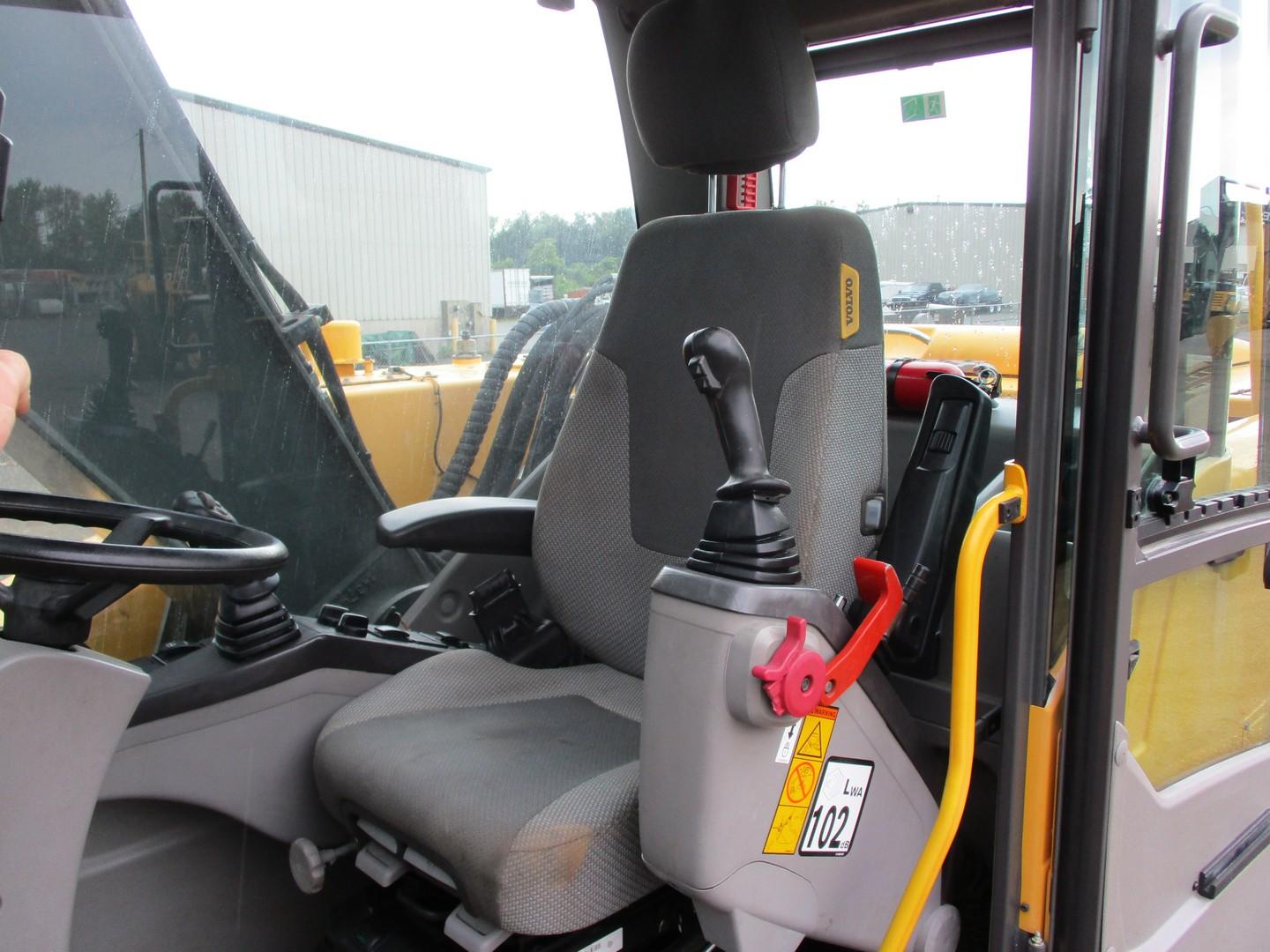 2011 Volvo EW180C Rubber Tire Excavator