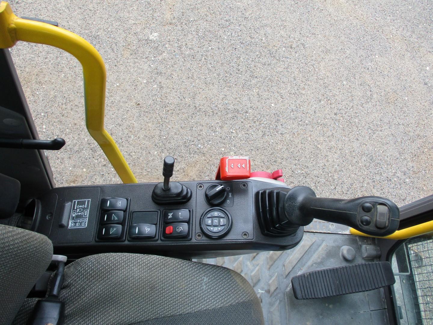 2011 Volvo EW180C Rubber Tire Excavator