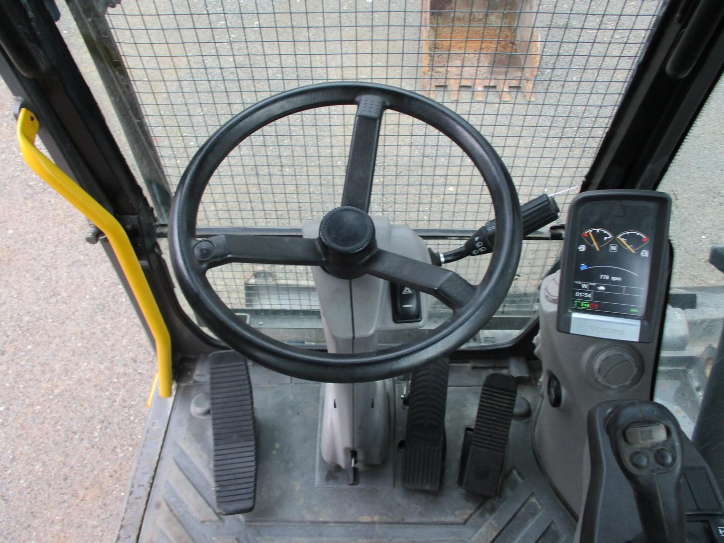 2011 Volvo EW180C Rubber Tire Excavator
