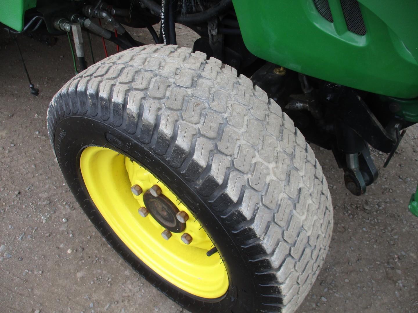 John Deere 3520 Tractor