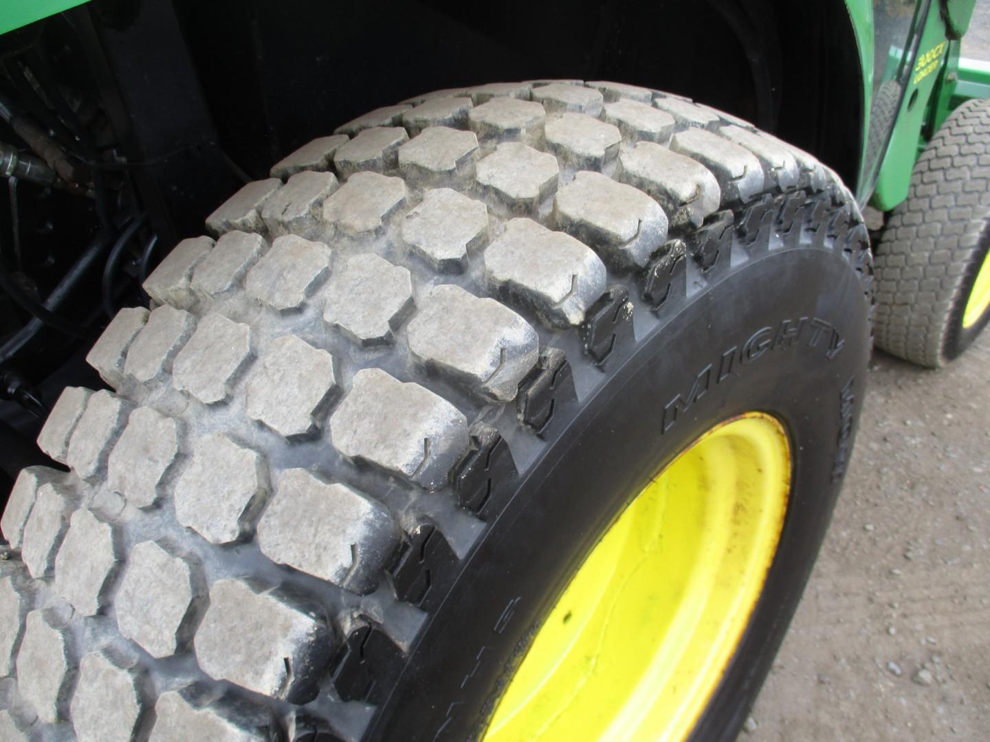 John Deere 3520 Tractor