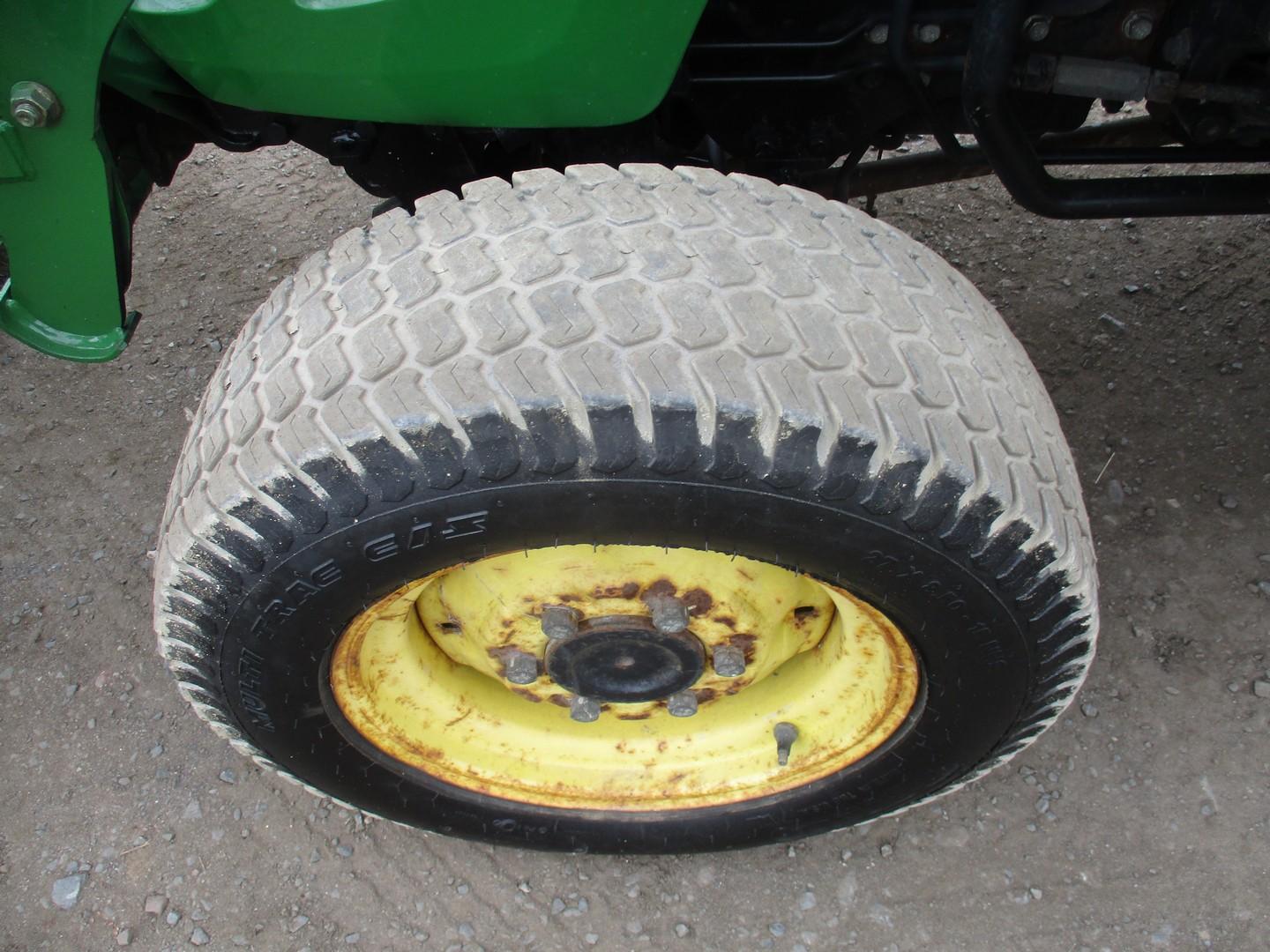 John Deere 3520 Tractor
