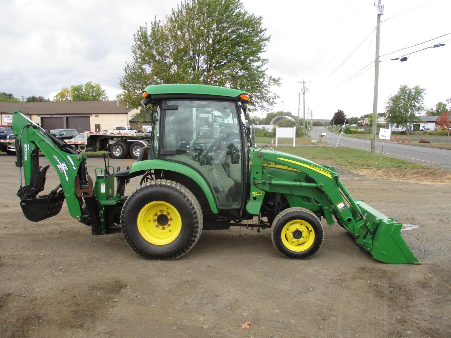 John Deere 3520 Tractor