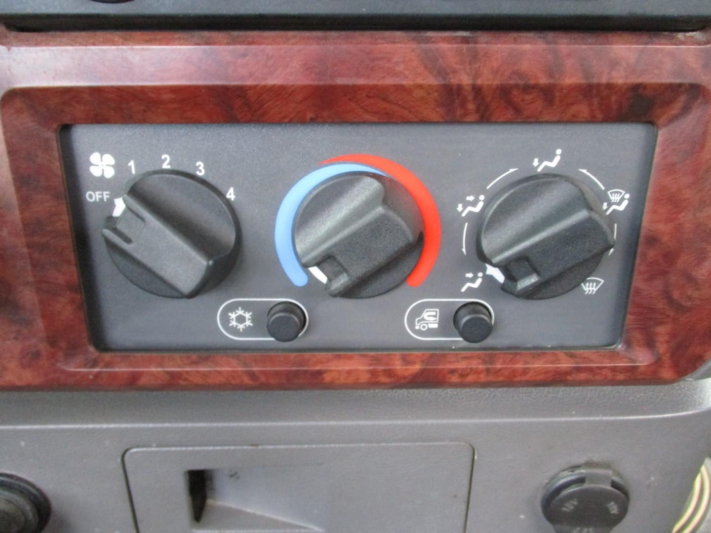 2008 Mack CHU613 T/A Tractor