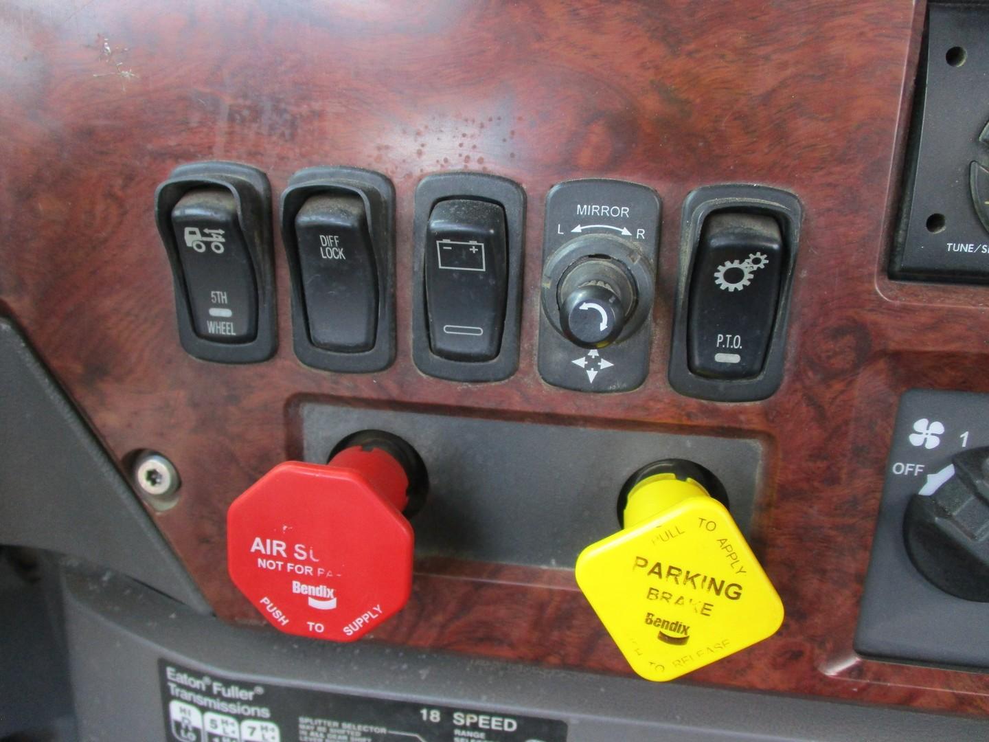 2008 Mack CHU613 T/A Tractor