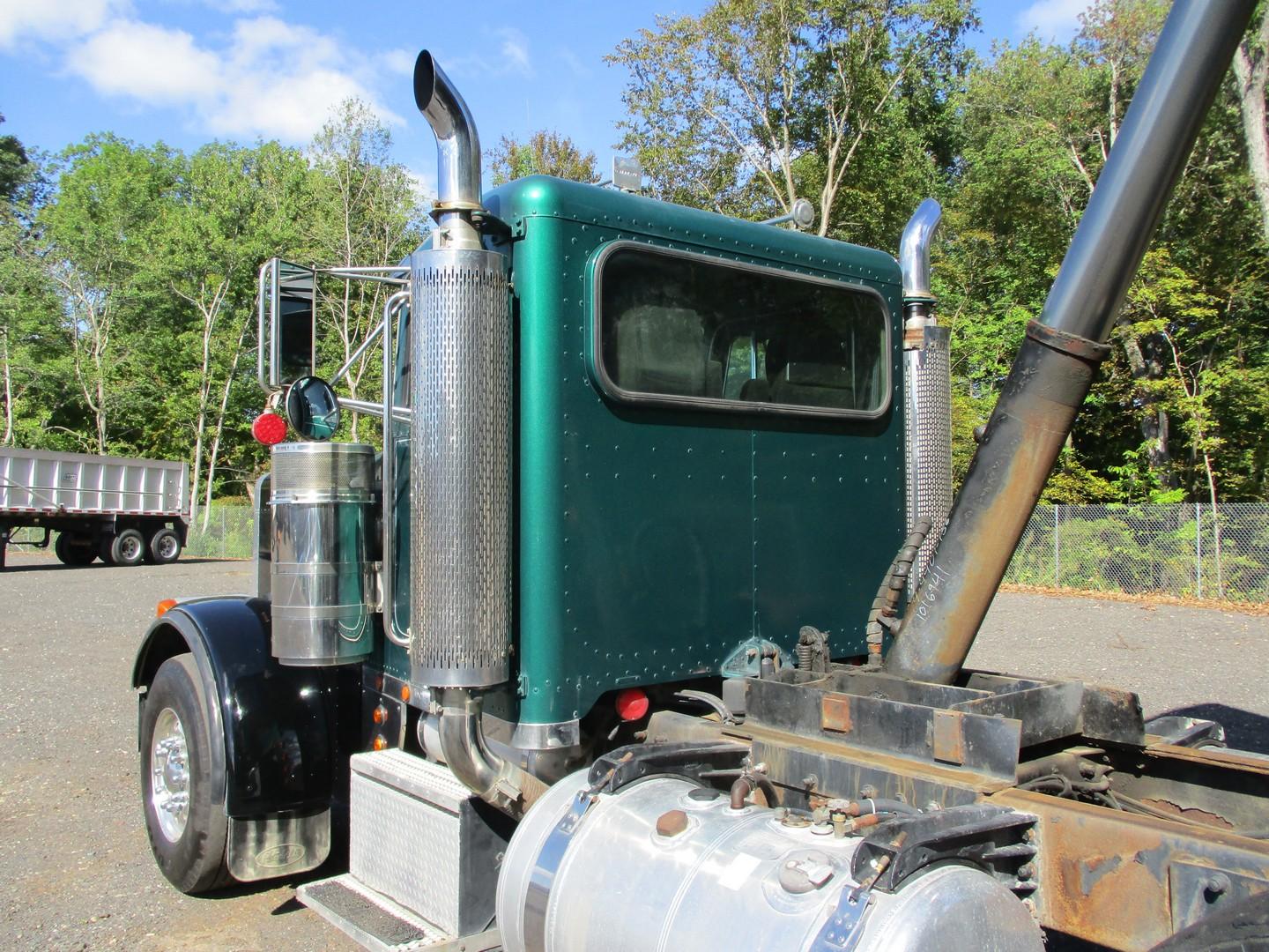 2002 Peterbilt 379EX Tri/A Dump Truck
