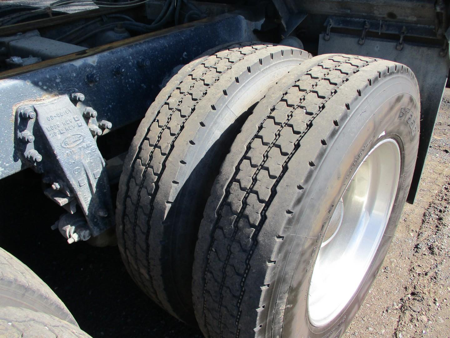 2002 Peterbilt 379EX Tri/A Dump Truck