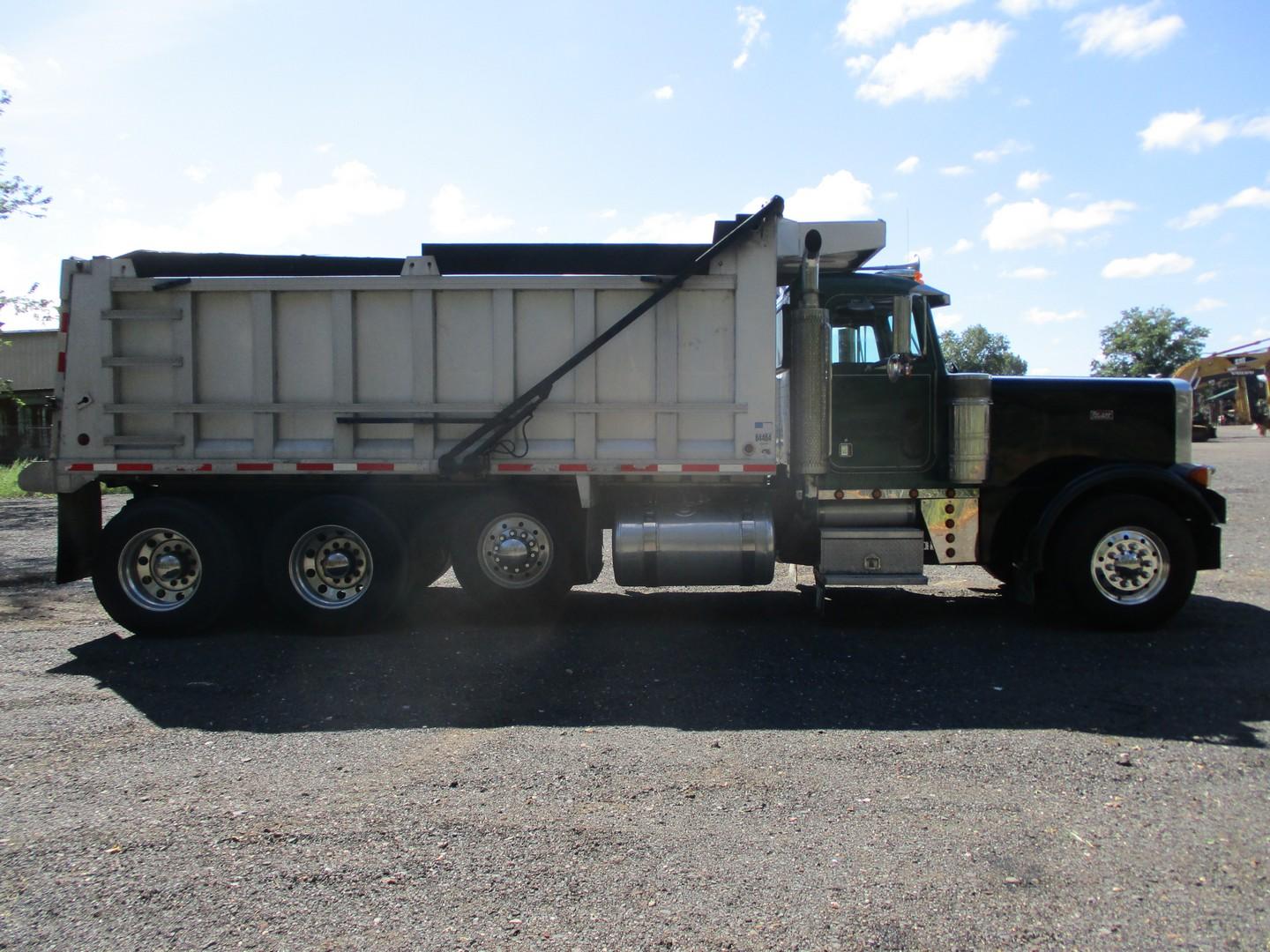 2002 Peterbilt 379EX Tri/A Dump Truck