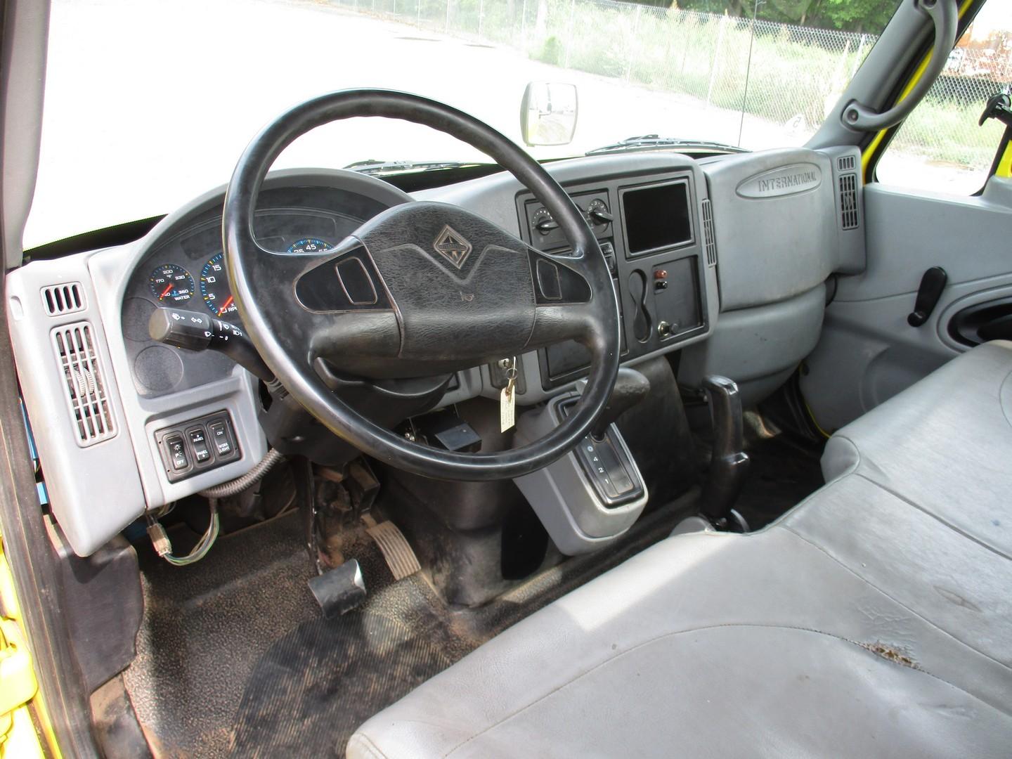 2007 International 4300 S/A Switch N Go Truck