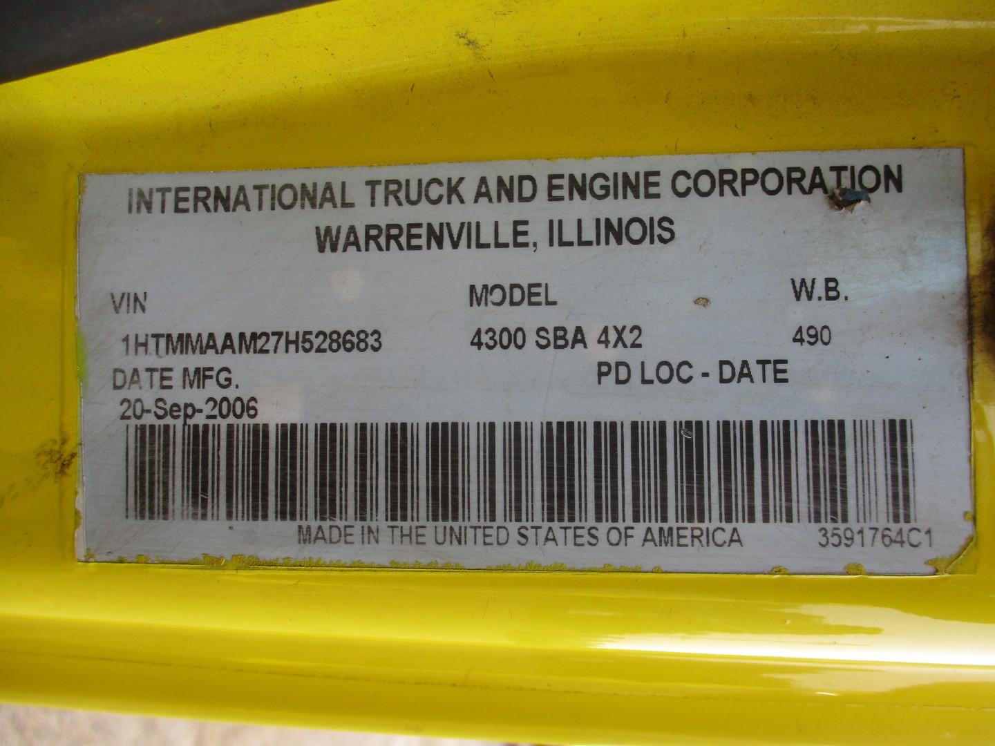 2007 International 4300 S/A Switch N Go Truck