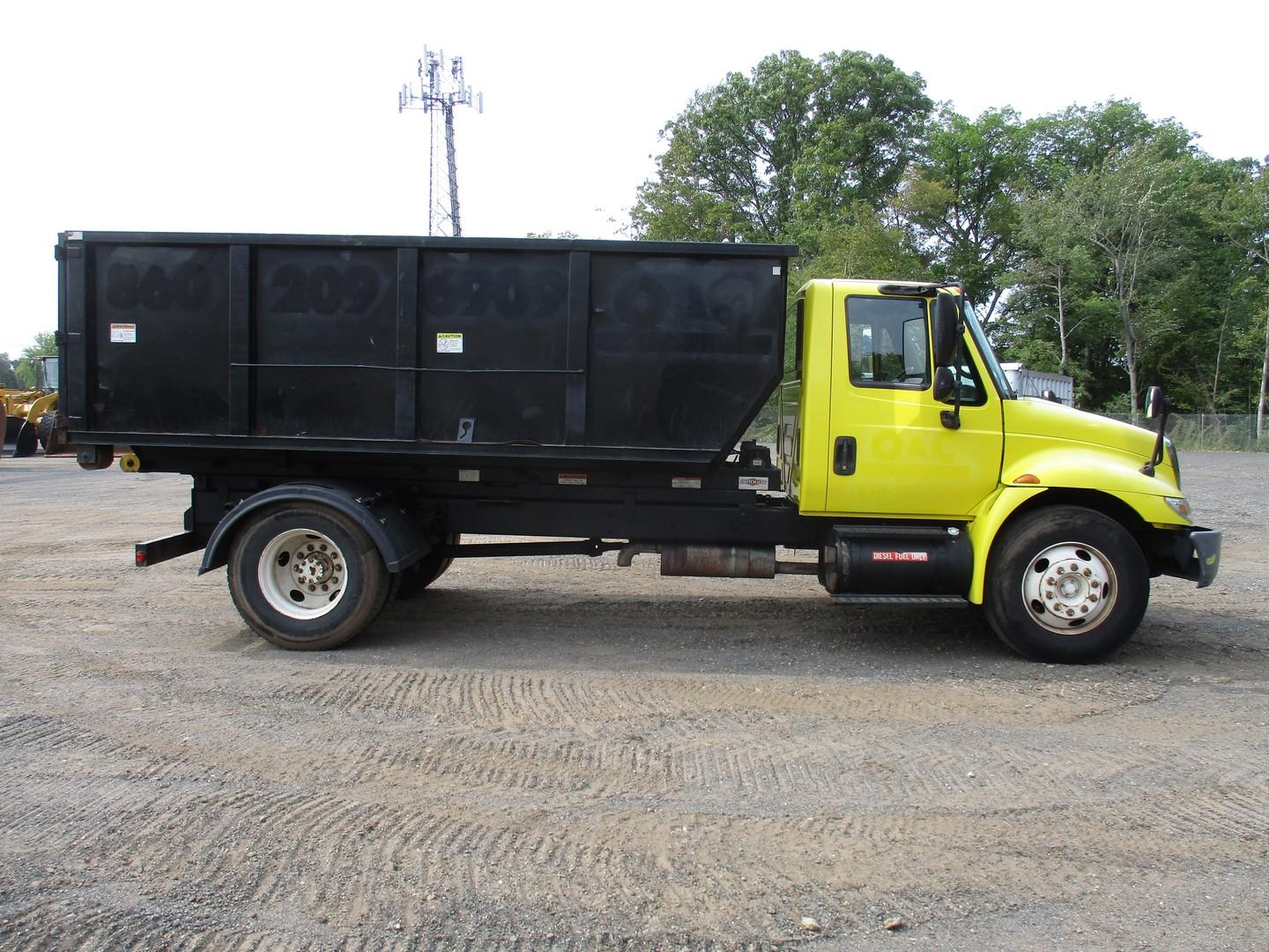 2007 International 4300 S/A Switch N Go Truck