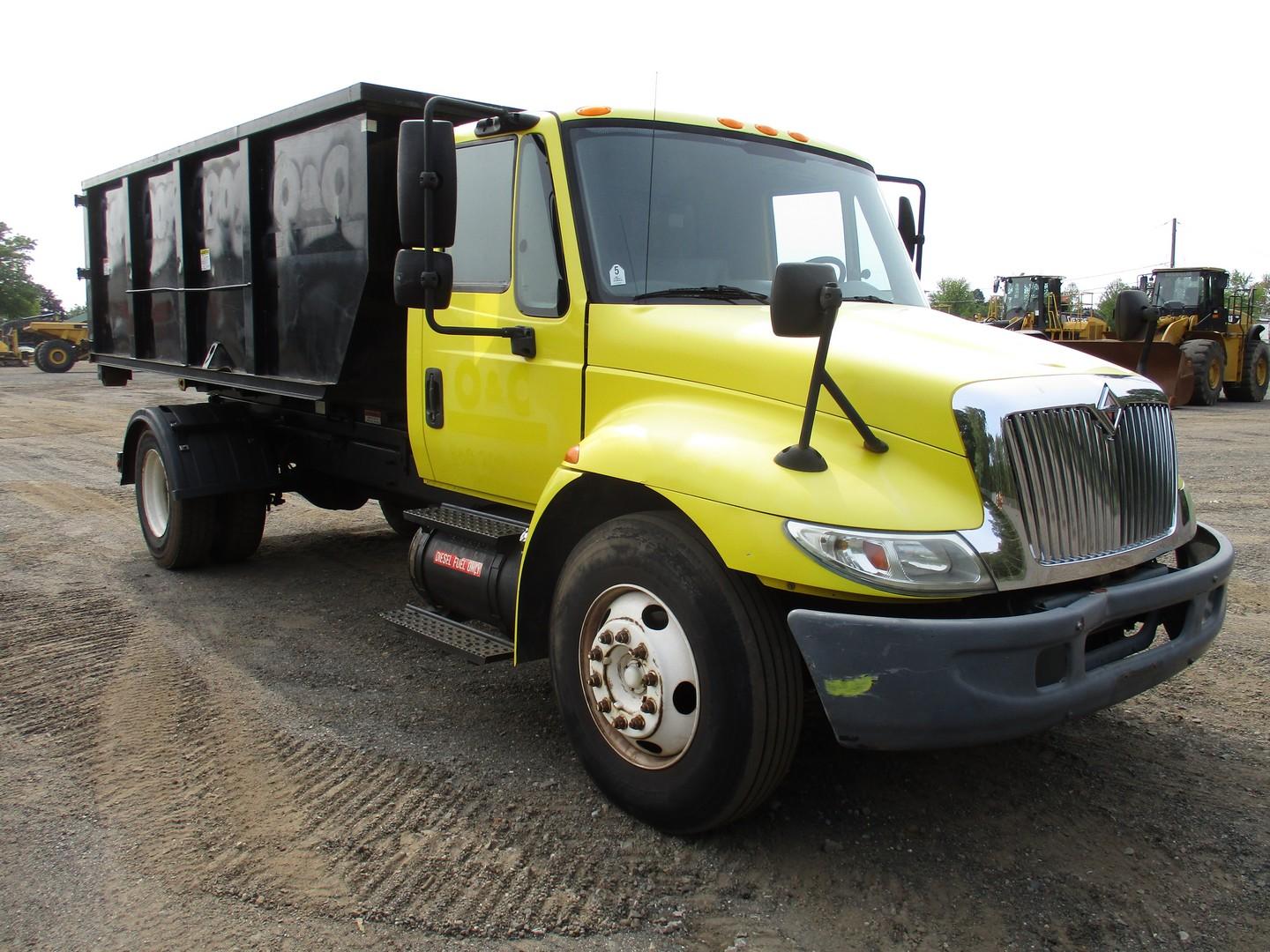 2007 International 4300 S/A Switch N Go Truck