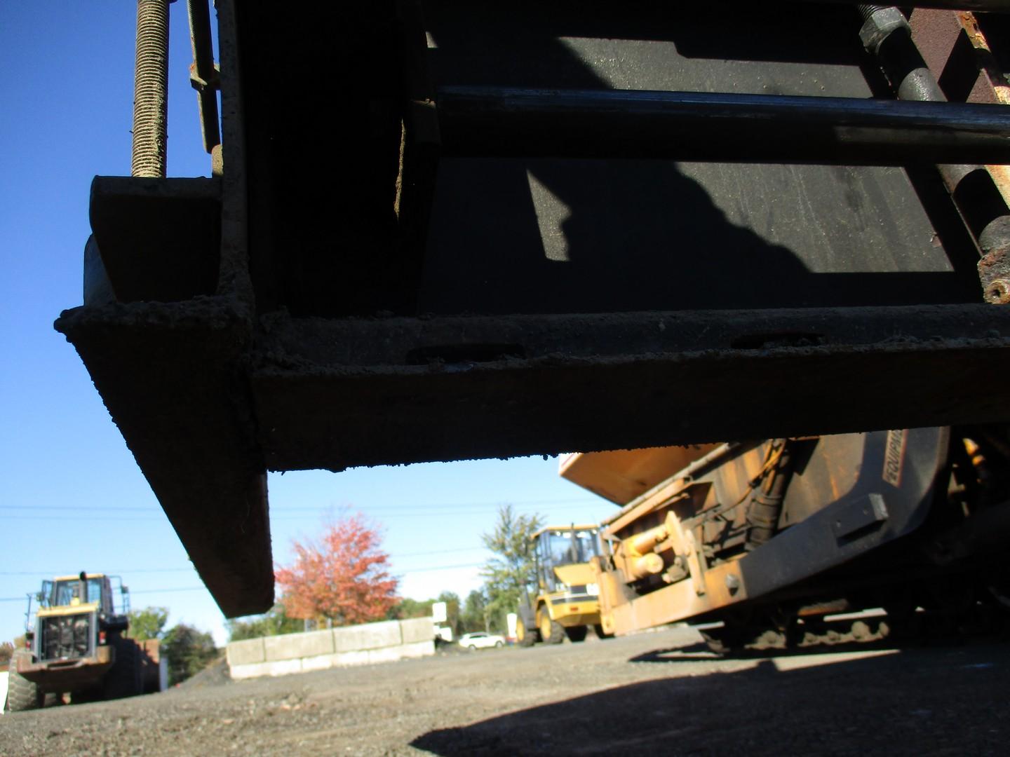 1997 LeeBoy L8500T Asphalt Paver