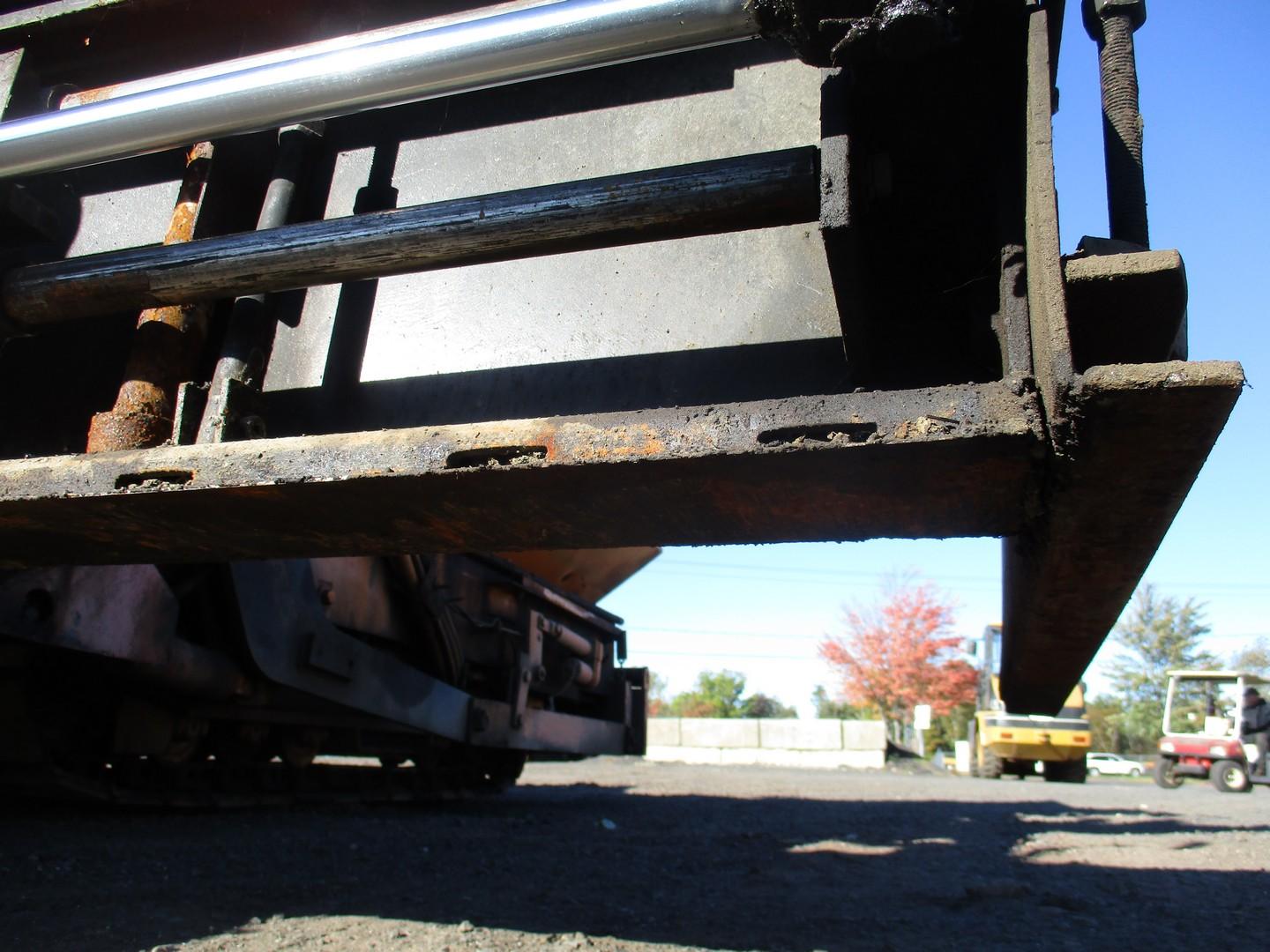 1997 LeeBoy L8500T Asphalt Paver