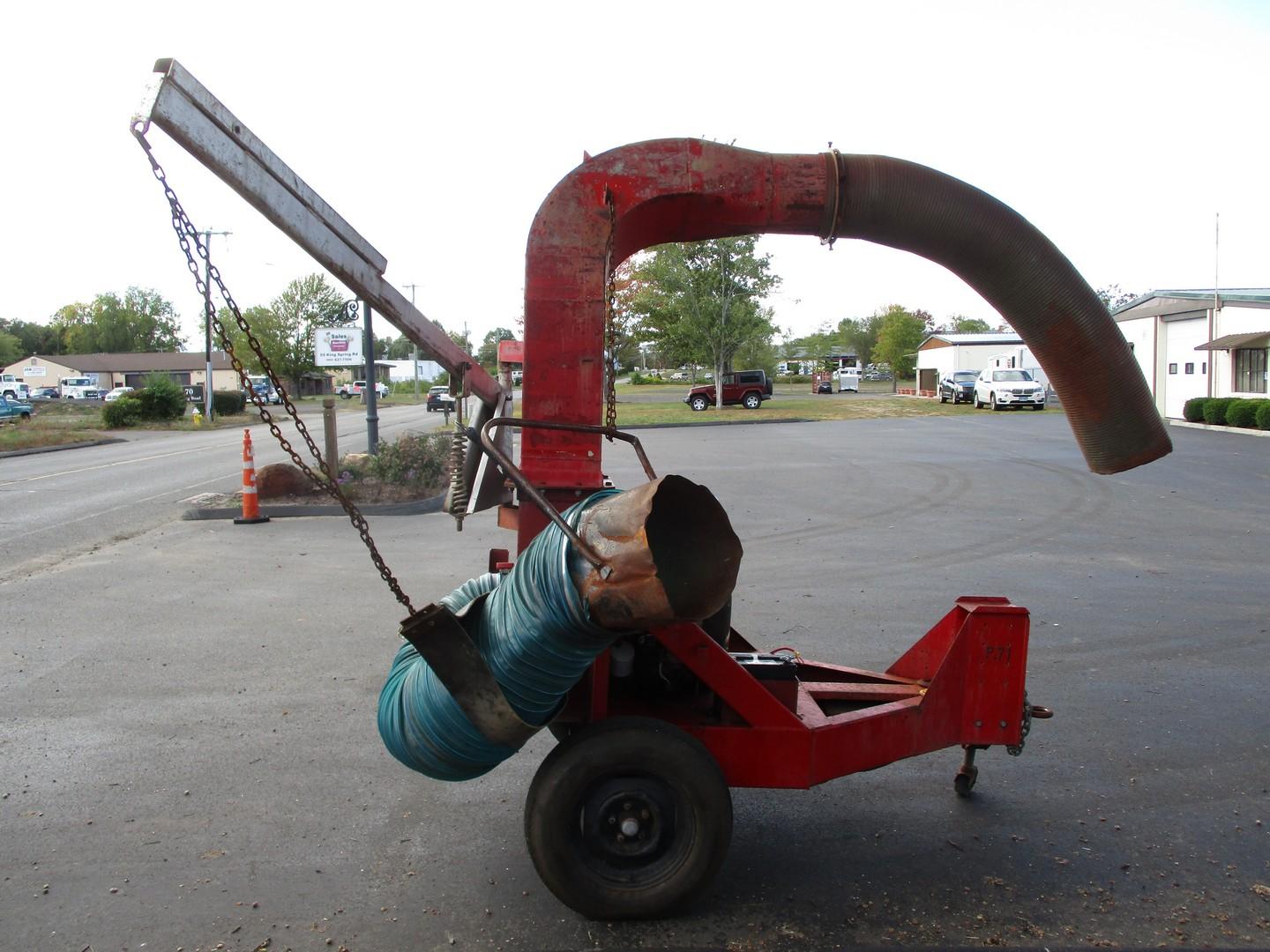 Giant Vac Tow Behind Leaf Sucker