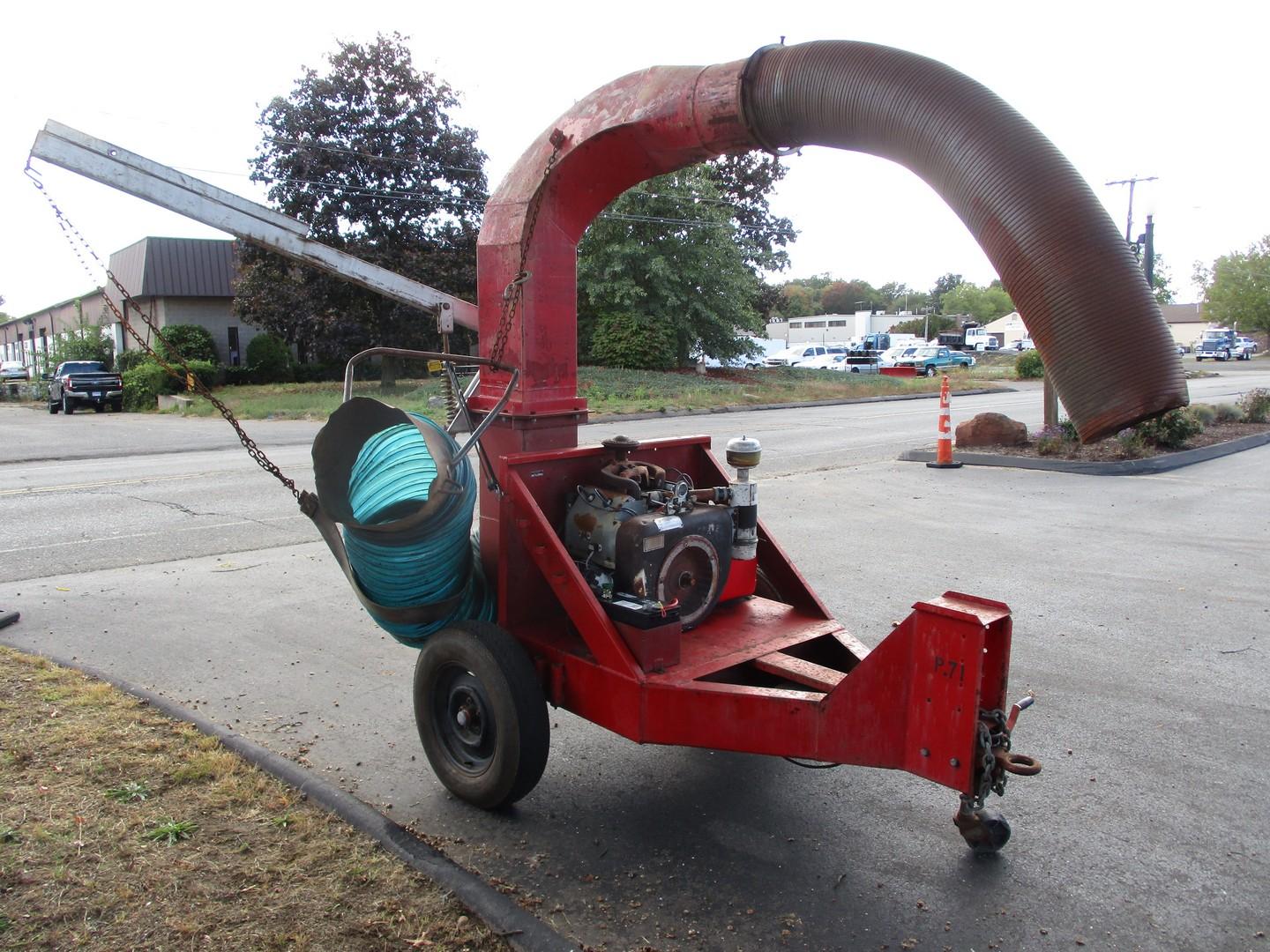 Giant Vac Tow Behind Leaf Sucker
