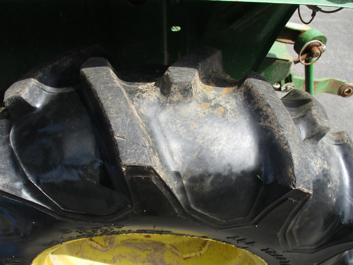 John Deere 650 Tractor