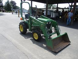 John Deere 650 Tractor