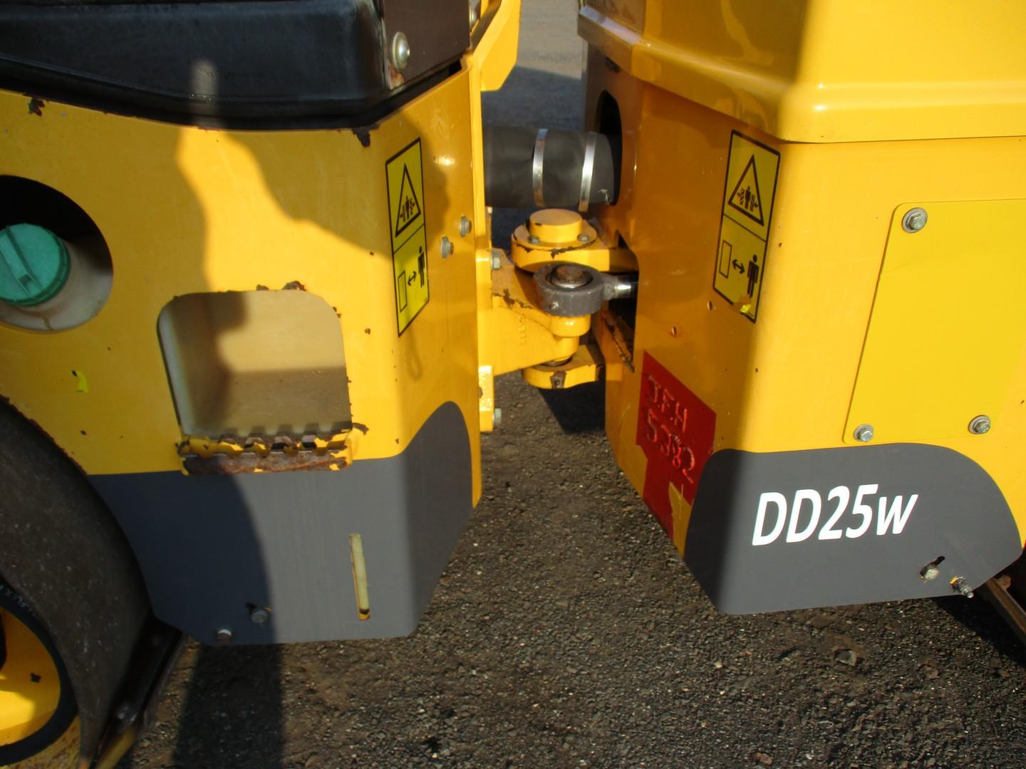 2014 Volvo DD25 Double Drum Vibratory Roller