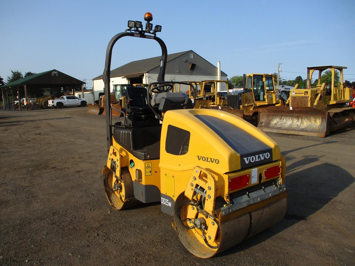 2014 Volvo DD25 Double Drum Vibratory Roller